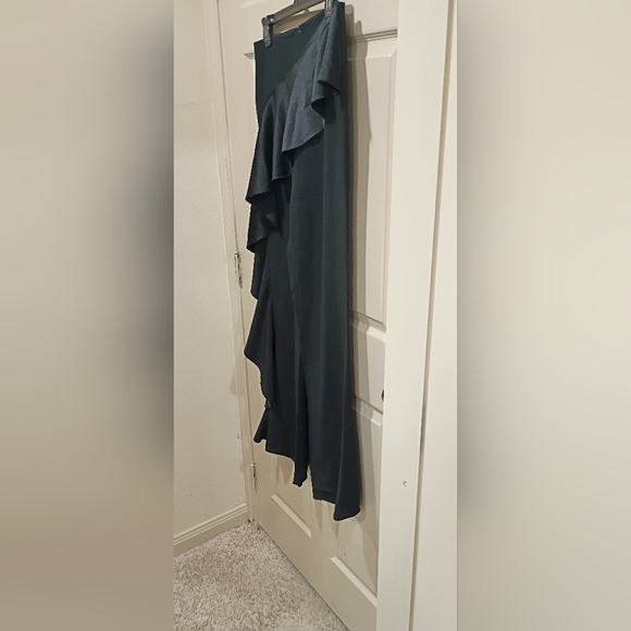 Cinq a Sept Women's Black Solid Side Ruffle Dress Trousers size 4 - Picture 3 of 12